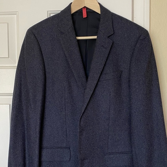 Hugo Boss blue blazer. As good as new. Size 48.